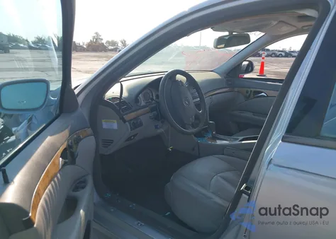 2007 Mercedes-Benz E 550 z USA, uszkodzony, nr VIN WDBUF72X17B078089